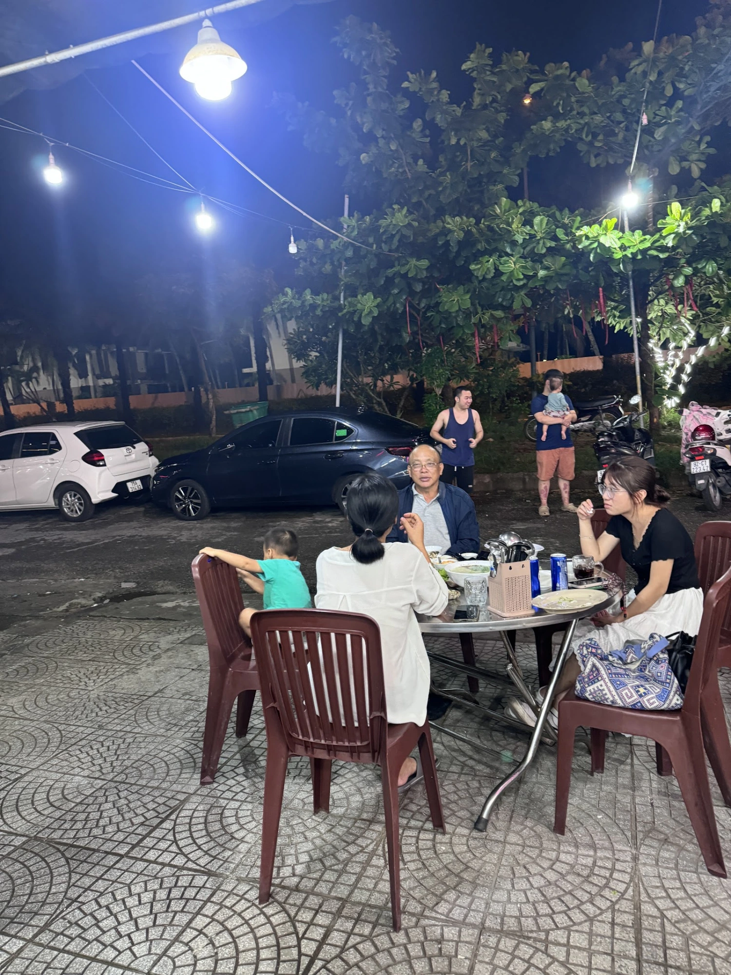 Khám Phá Nhà Hàng Hải Sản A Rồi Tại Hội An ngon mà rẻ
