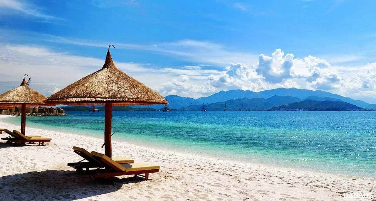 Tắm biển & thư giãn trên cát