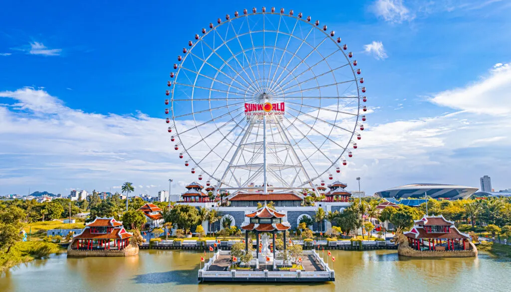 DA NANG DOWNTOWN を探検: ダナンでの魅力的な娯楽公園