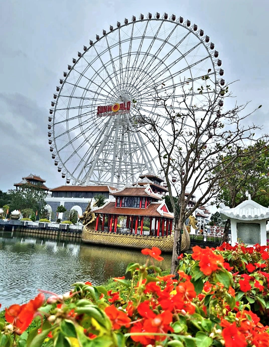 悪魔の遊び場 ナン・ゴールディン DA NANG DOWNTOWN を探検: ダナンでの魅力的な娯楽公園