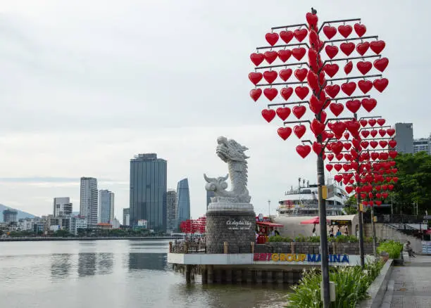 Da Nang Love Pier: Experiences for Visiting and Watching the Han River at Night