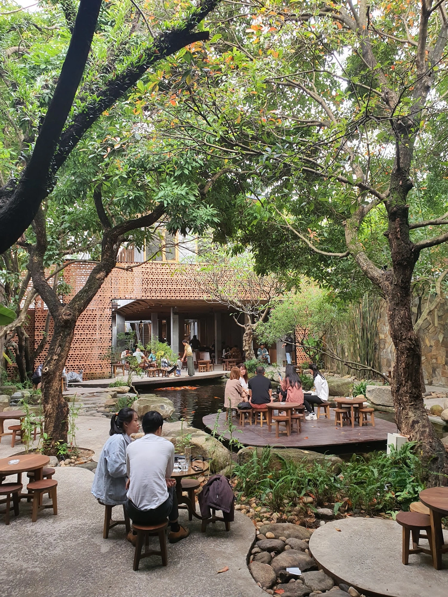 Da Nang Self-Sufficient Travel Experience: 2 Days 1 Night from the Beach to Ba Na Hills