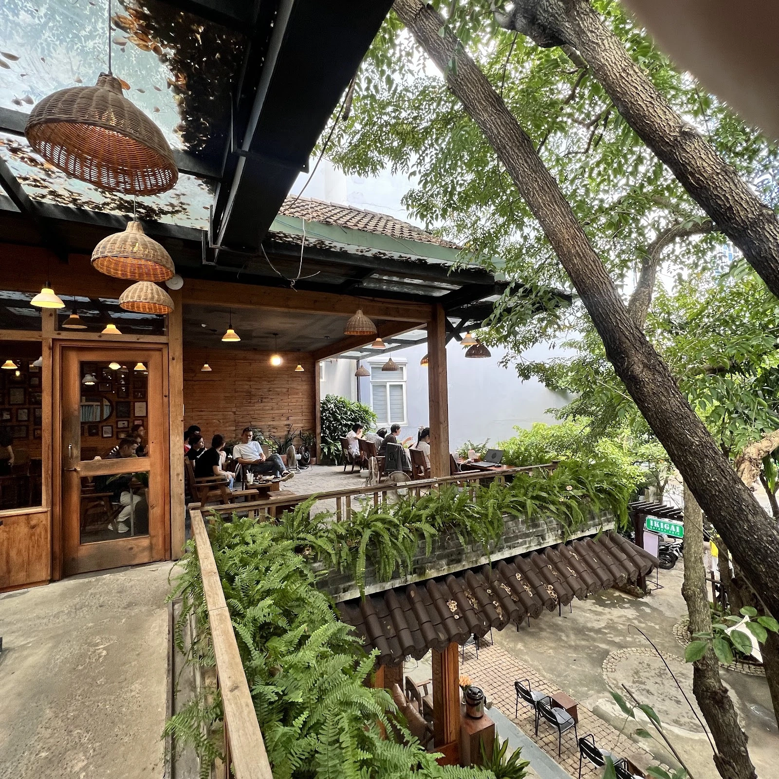 IKIGAI Garden Cafe Đà Nẵng góc sân vườn yên tĩnh trên Nguyễn Chí Thanh