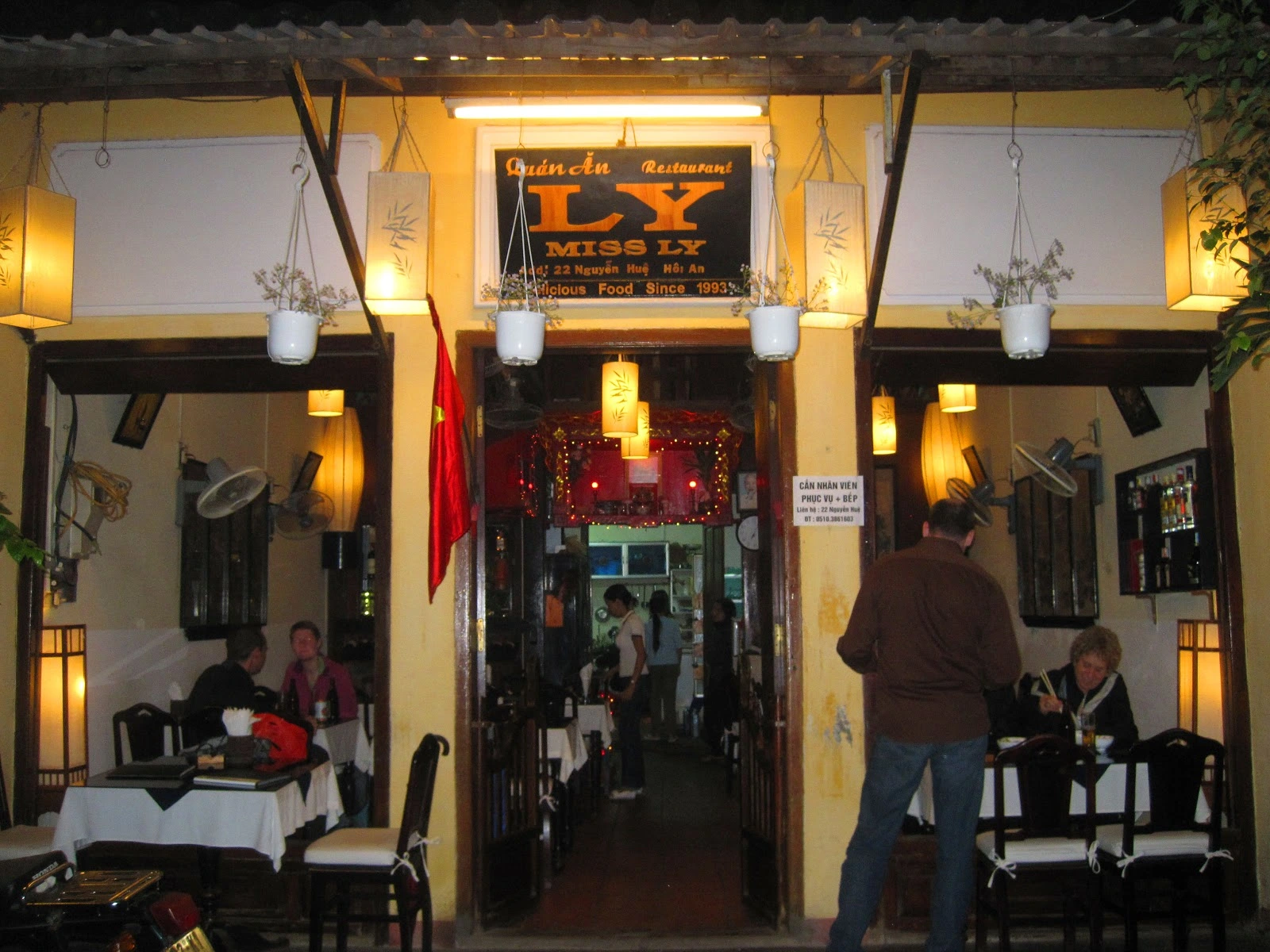 Miss Ly อยอาน – ร้านอาหารเวียดนามที่ 22 Nguyen Hue, Cam Chau