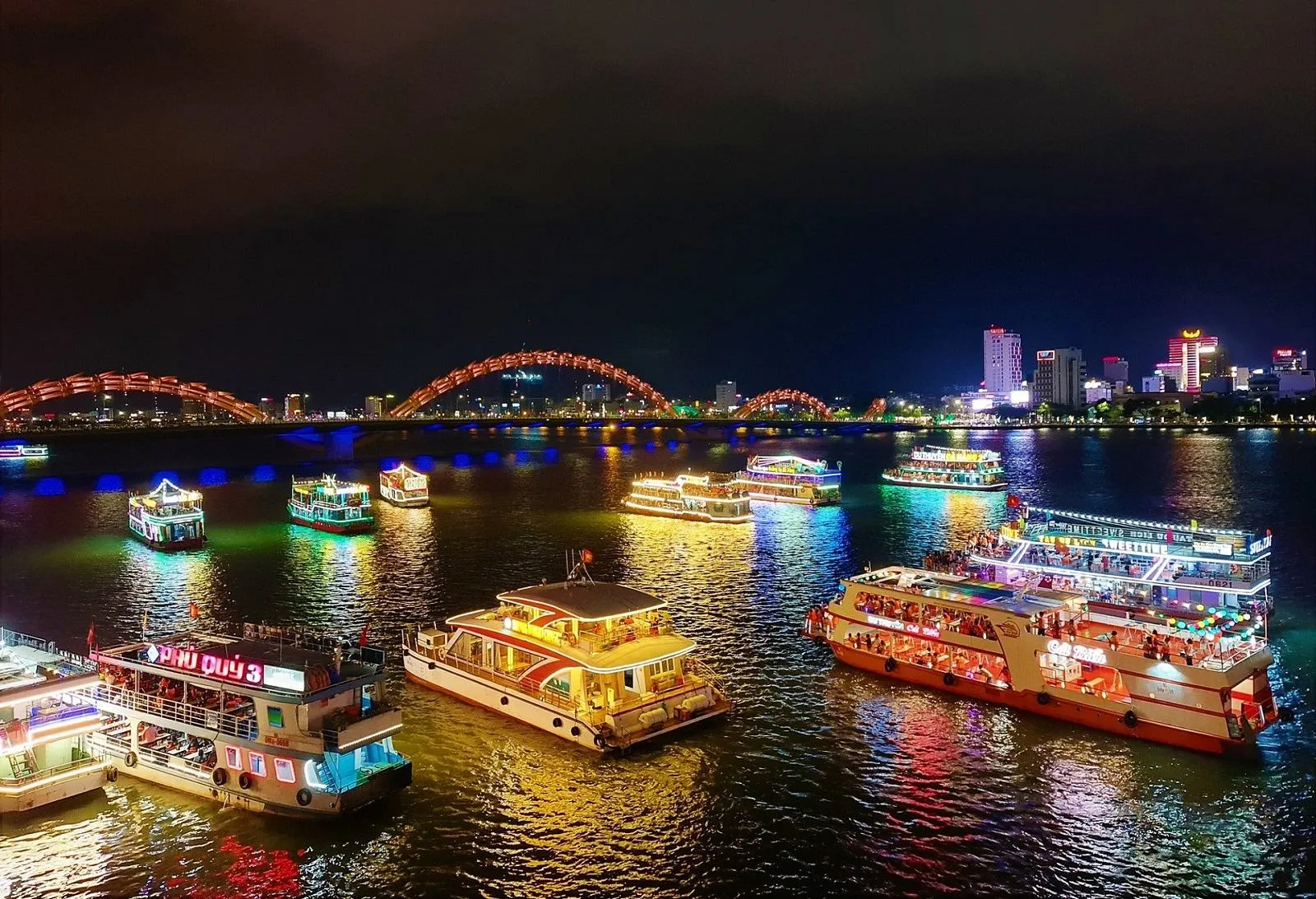 ハン川の夜景クルーズ