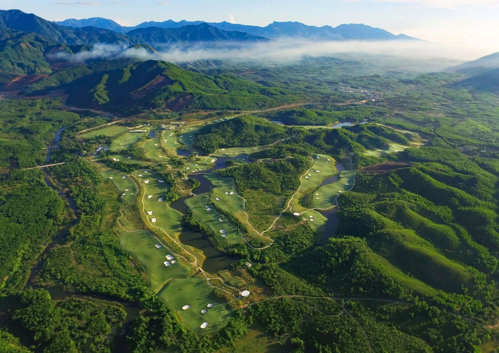 Bà Nà Hills Golf Club Đà Nẵng – Sân golf 18 lỗ giữa núi rừng Bà Nà