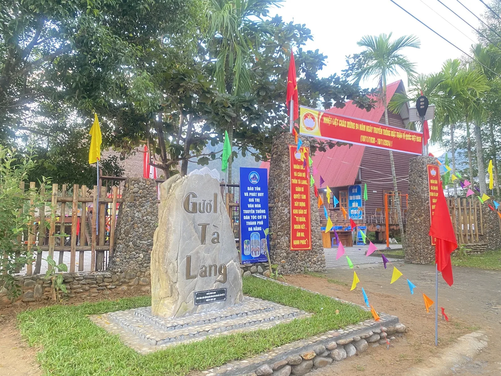 Nhà Gươl Thôn Tà Lang - Sự Thật Về Không Gian Văn Hoá Đồng Bào Cơ Tu