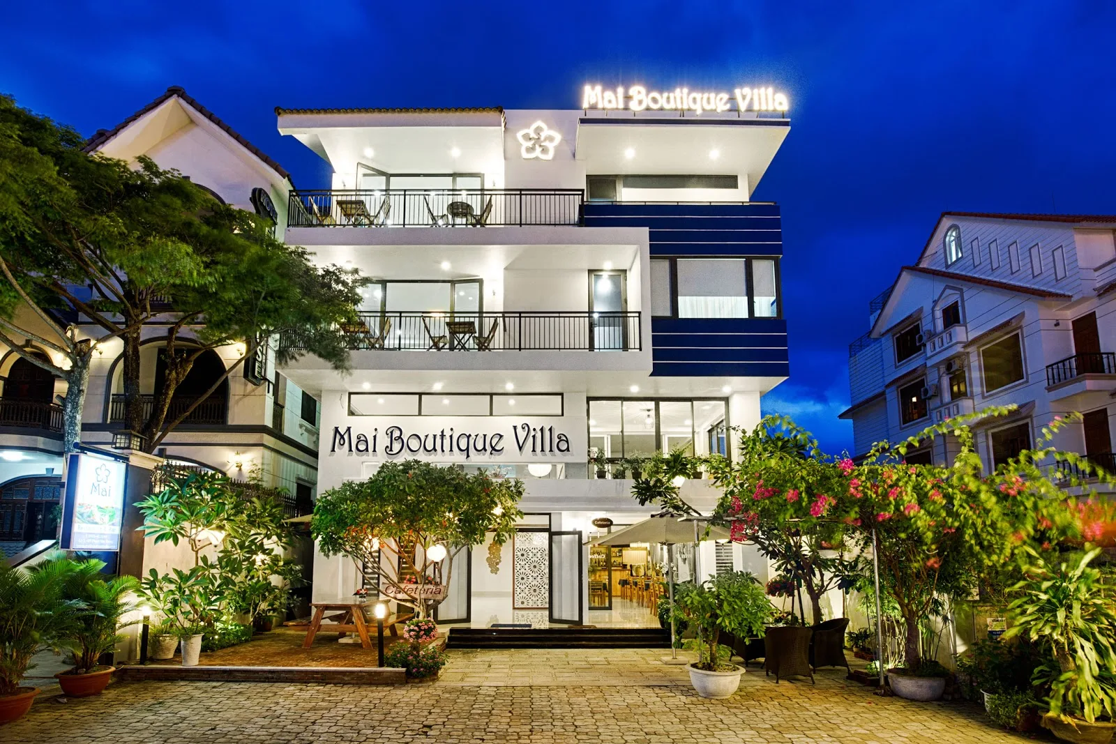 Mai Boutique Villa - Garden Villa Space and Indian Cuisine Near My Khe Beach