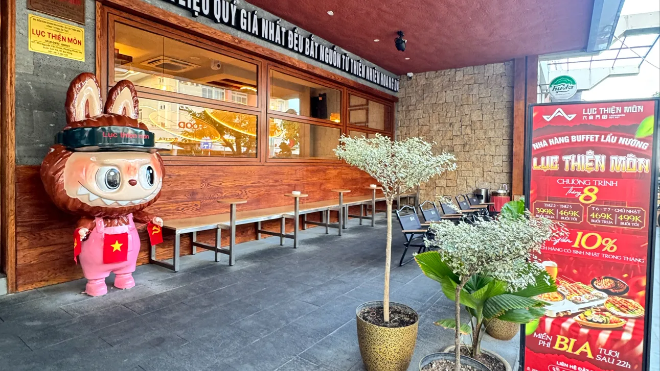 ร้านอาหารบุฟเฟ่ต์หม้อไฟและปิ้งย่าง ลู่เซียนเมิน – เพลิดเพลินกับอาหารจีนไม่อั้นใกล้ทะเล