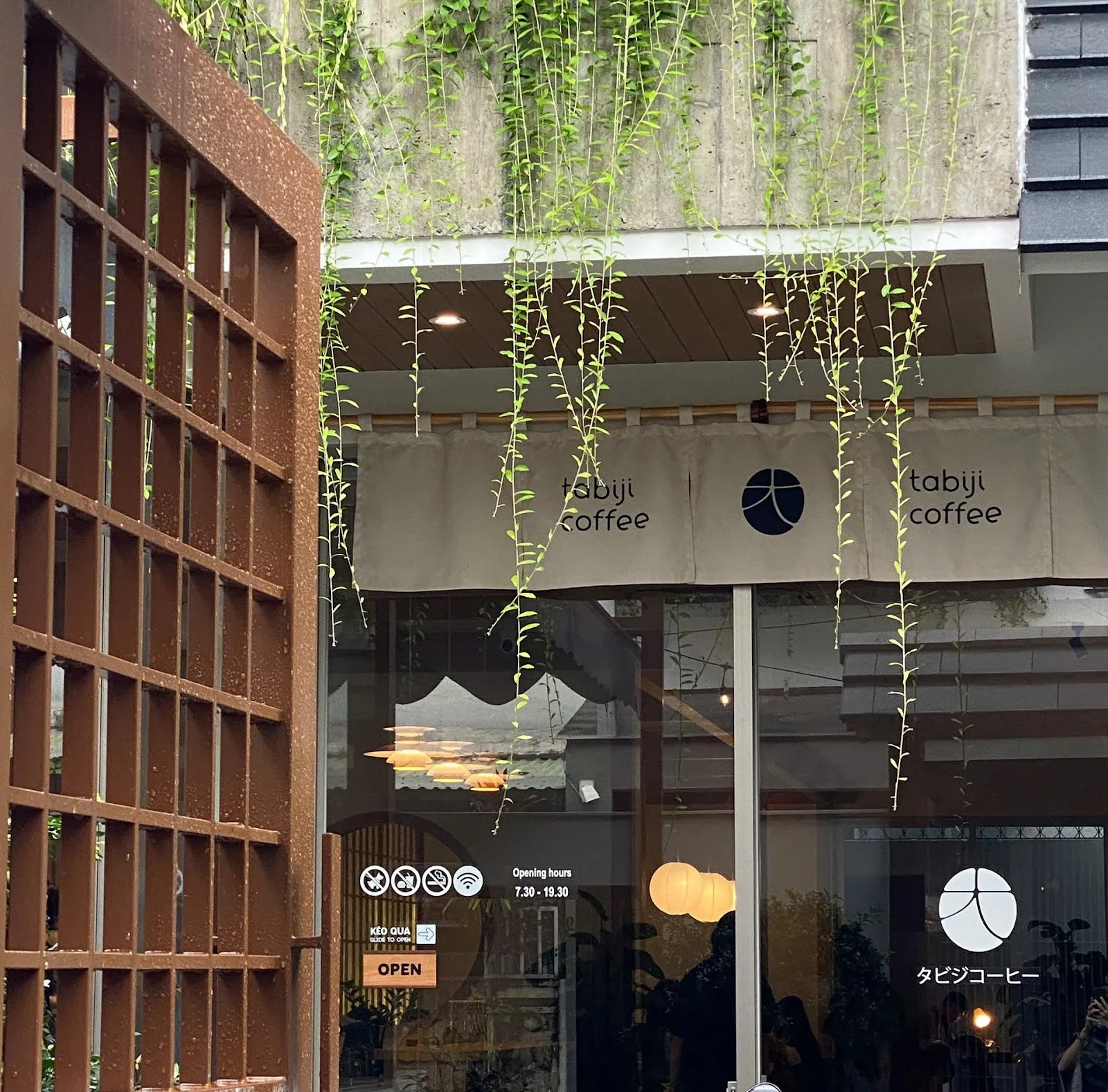 Tabiji Coffee – '미니 재팬'이 응웬 바인 토아이 거리에서 조용히 숨겨진 곳