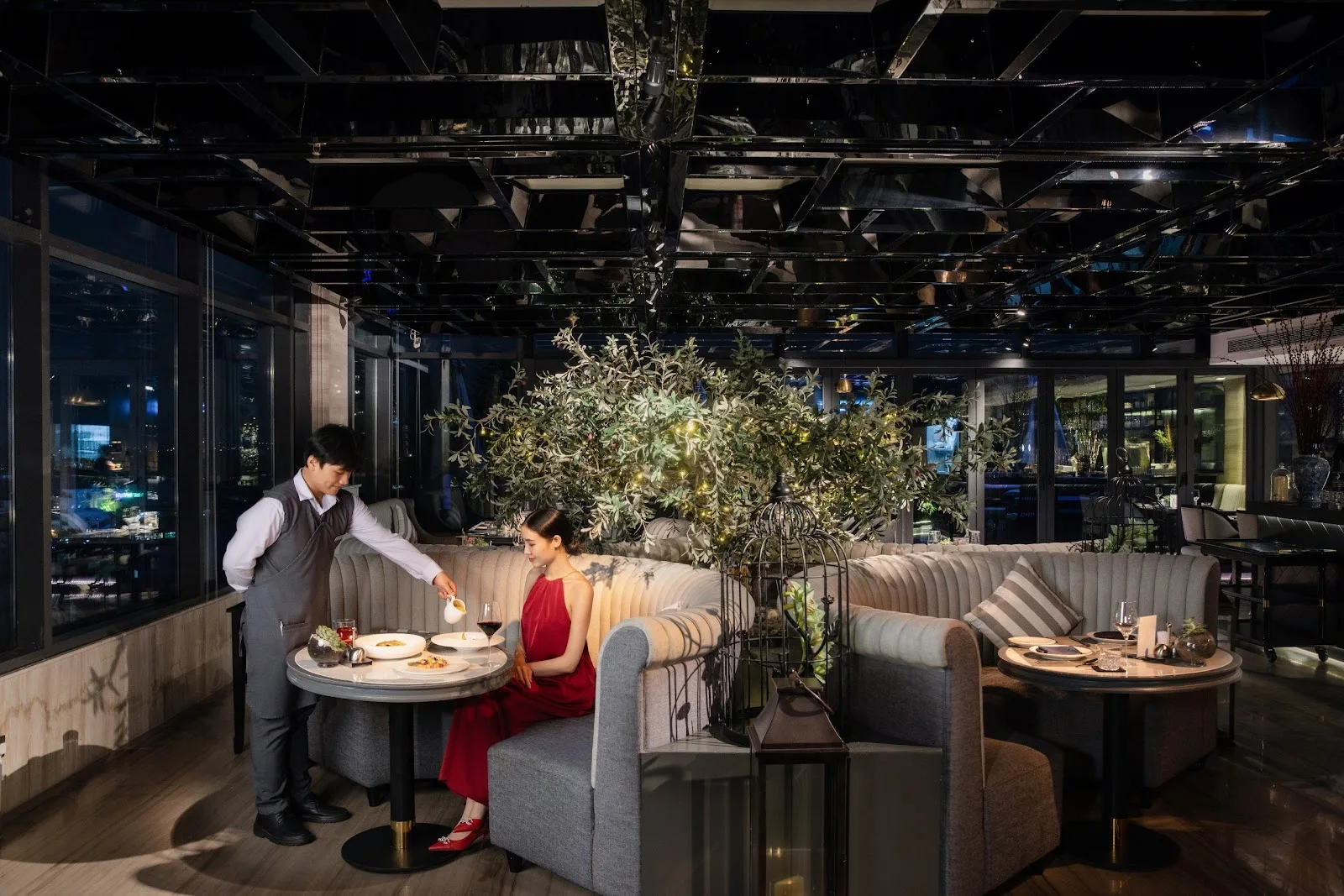 Bistecca Italian Restaurant: Fine-Dining Restaurant with Han River View Specializing in Organizing Memorable Occasions