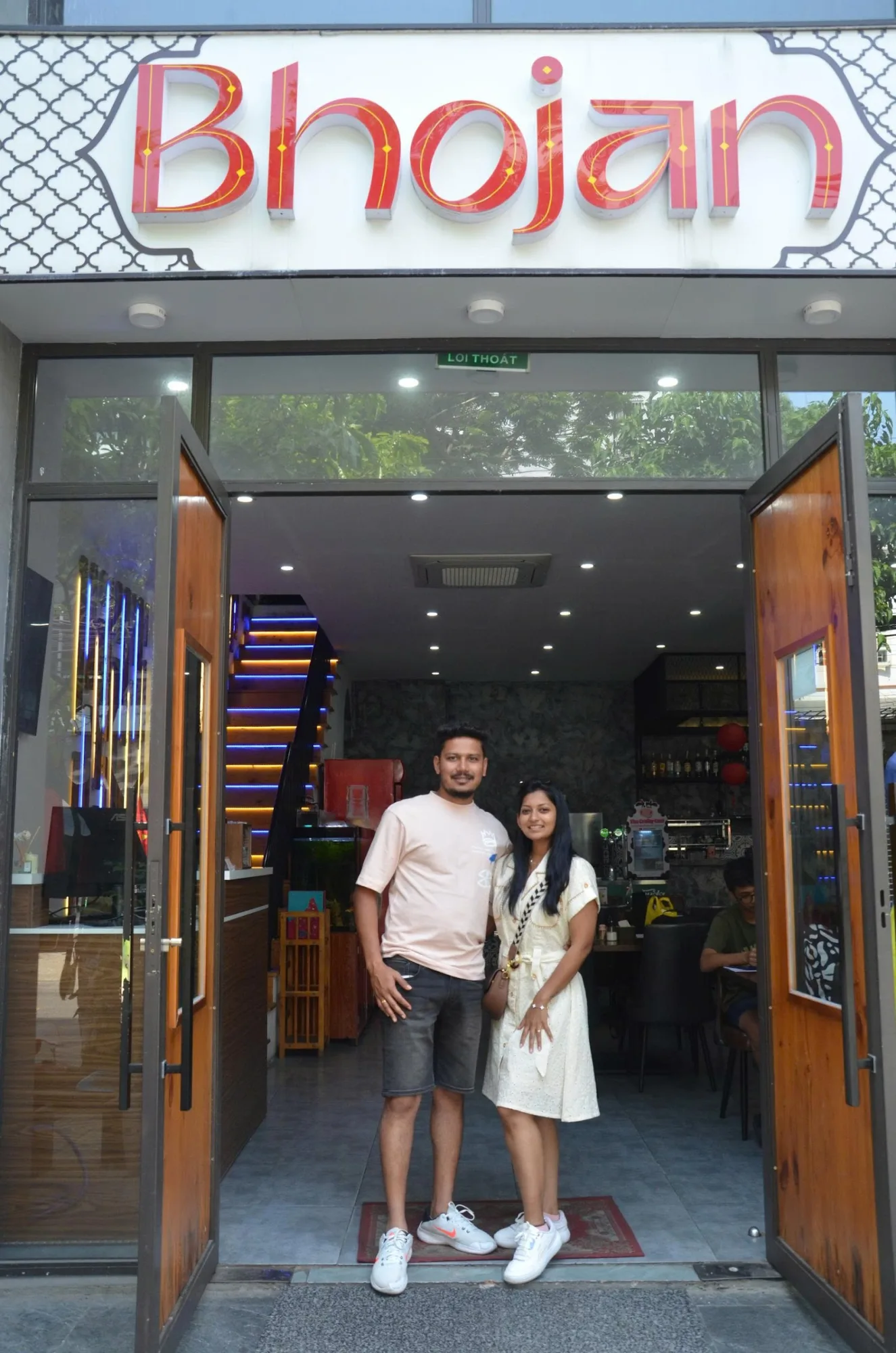 Bhojan Indian Restaurant: Thưởng Thức Cà Ri Gà Chuẩn Vị Ấn Khu Phố Tây