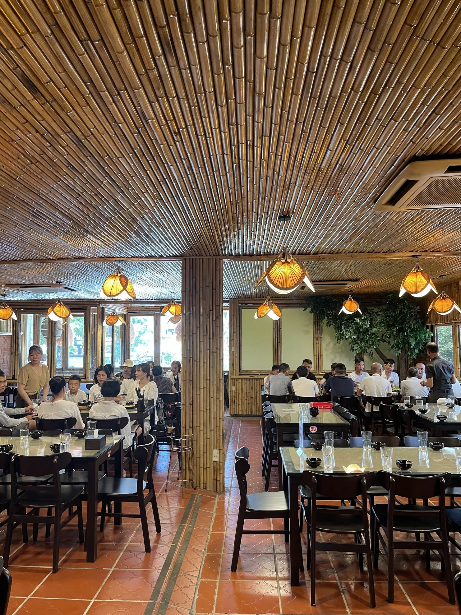 Cơm Niêu Cơm Đập Vị Biển Phạm Văn Đồng, Đà Nẵng
