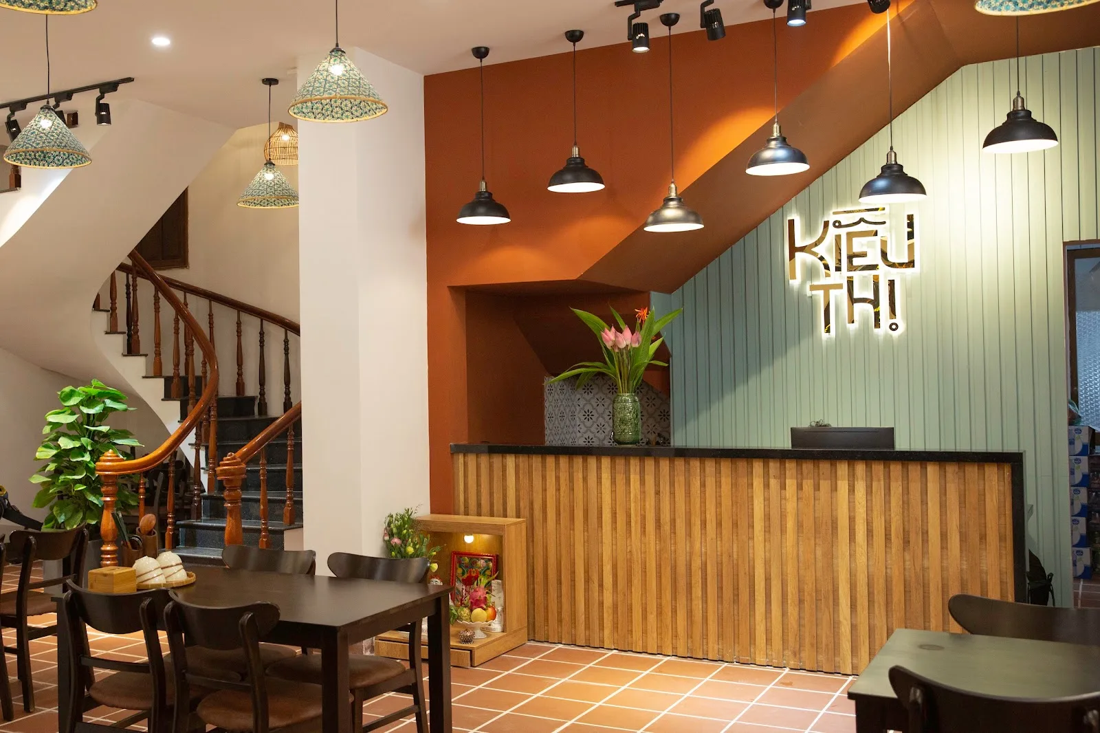 Cơm Nhà Kiều Thị–Thưởng Thức Cơm Việt Lý Tưởng Cho Nhóm Đông Và Khách Du Lịch