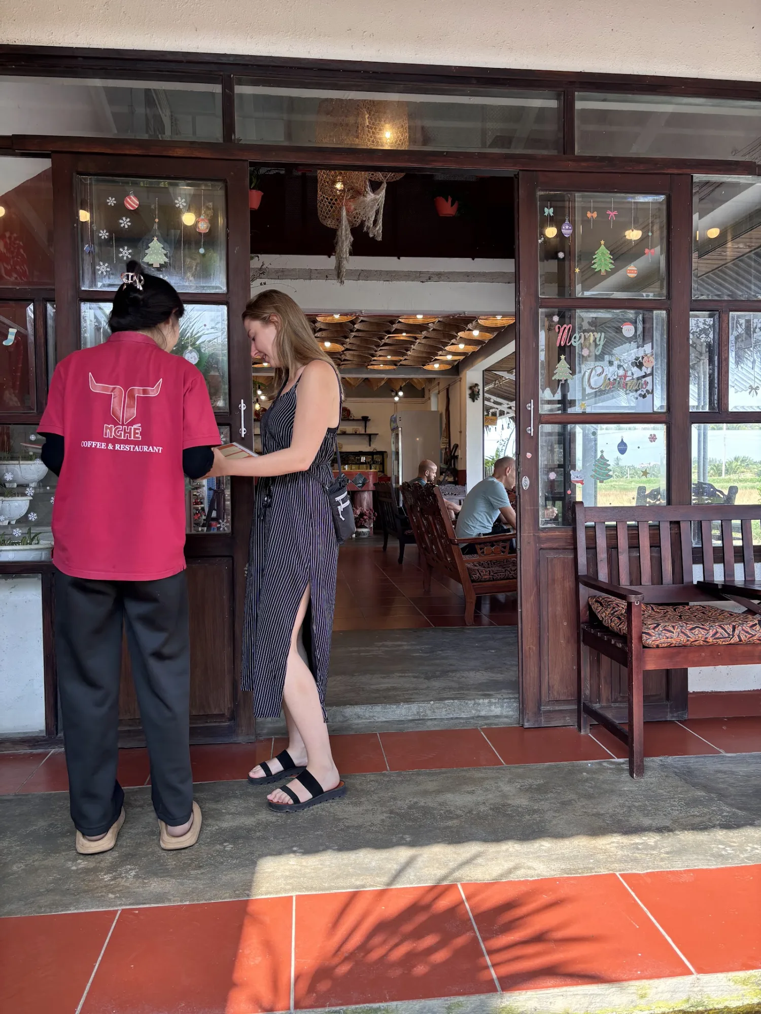 Nghé Rice Paddy Cafe: コーヒーとベジタリアン料理、ホイアンの詩的な田園風景