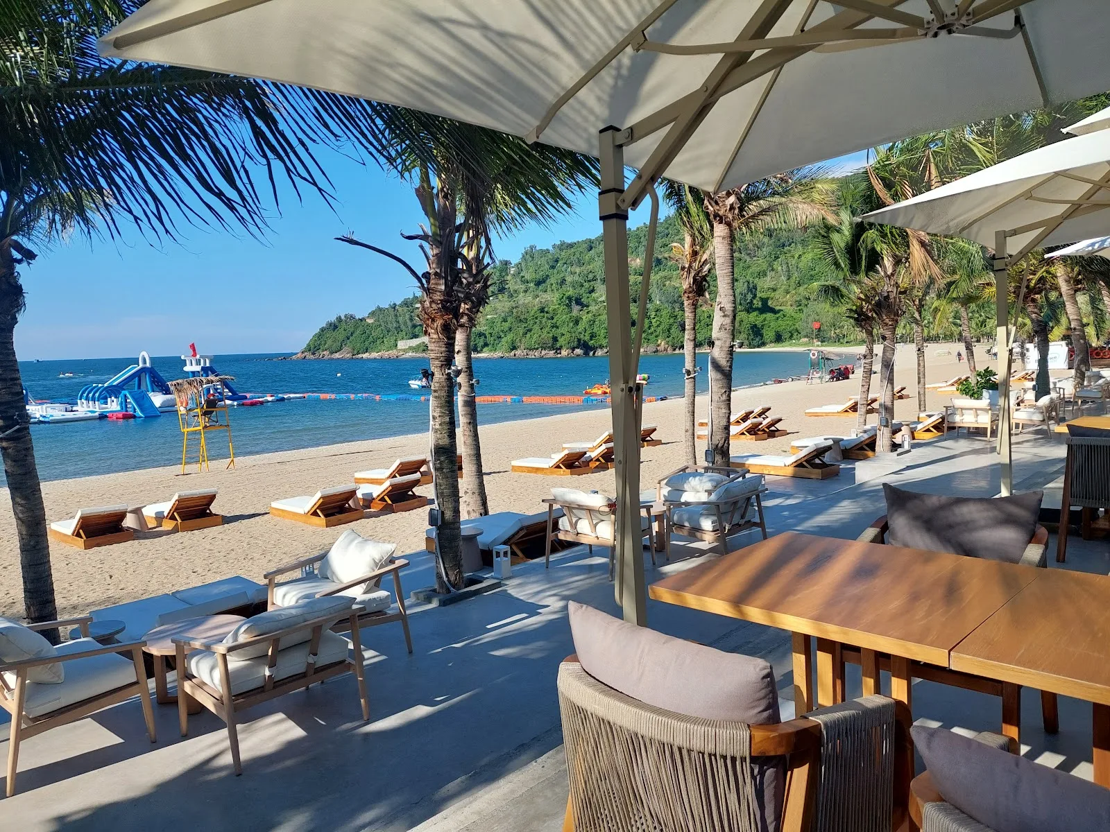 Bounce Beach: Nhà Hàng View Biển Tiên Sa Có Hồ Bơi, Nhạc Sống Và BBQ Cực Chất