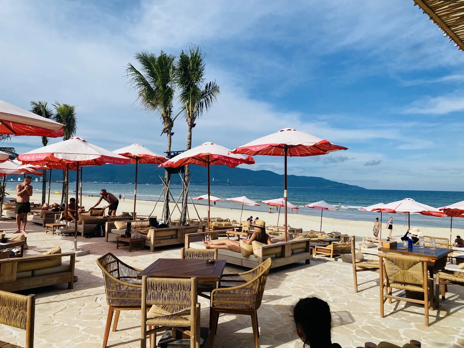 Kalà Kalà Beach Club: Beach Club Có Hồ Bơi Sát Biển Mỹ Khê Mở Cửa Đến 2 Giờ Sáng