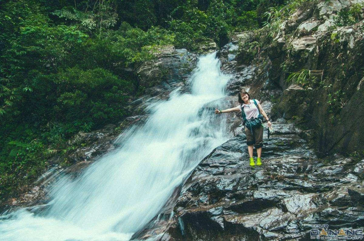 和荣县 Ba Do Phot 瀑布：岘港最美的 10 公里徒步路线