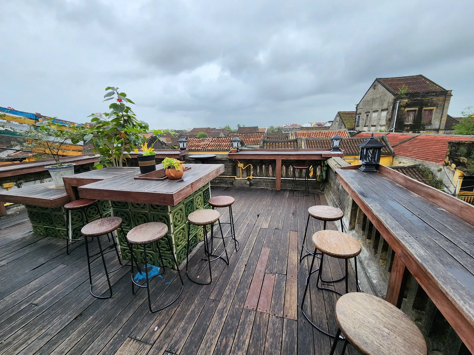 Faifo Coffee Hội An - Cà Phê Rooftop Ngắm Mái Ngói Phố Cổ Đường Trần Phú