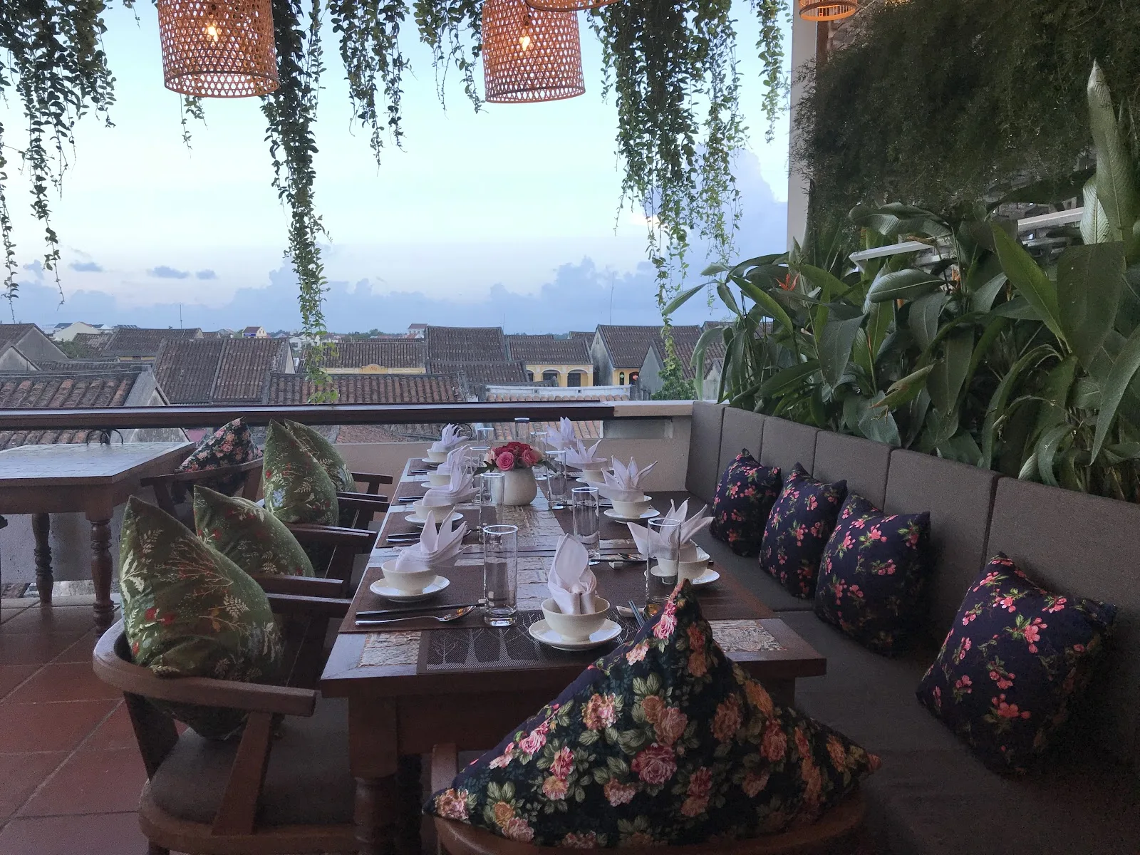 92 Station Restaurant & Cafe - ดาดฟ้าชั้น 4 มองเห็นเมืองโบราณทั้งหมด