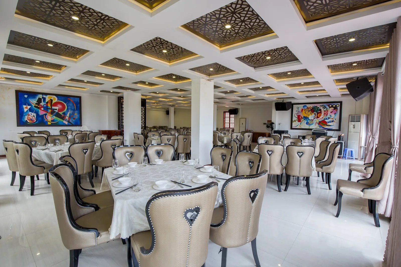 SOHO Buffet & Alacarte Đà Nẵng - Tiệc Buffet Hải Sản Tươi Ngon Cao Cấp
