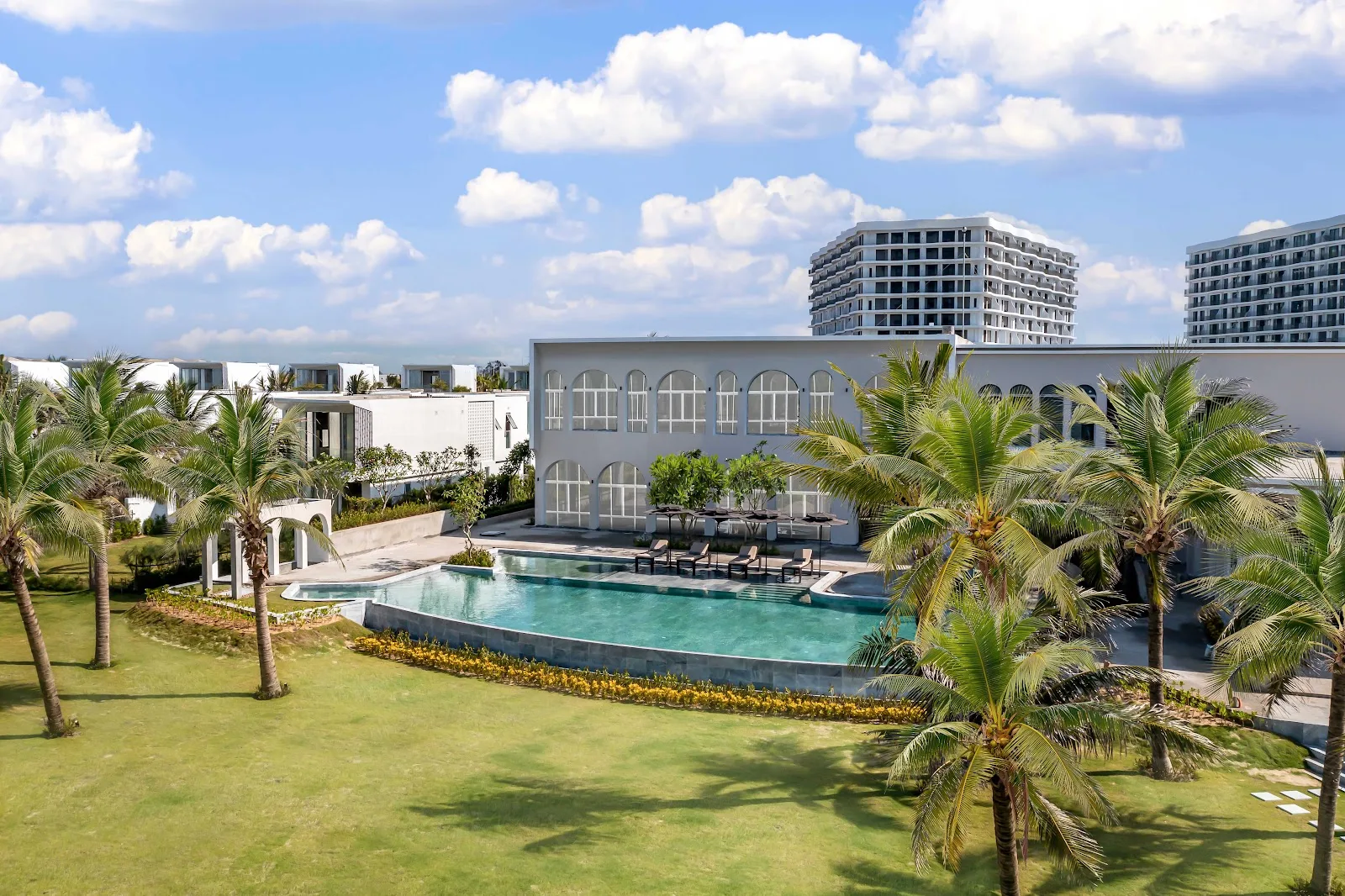 Wyndham Hoi An Royal Beachfront Resort - 5-Star Luxury in a Mediterranean Architecture Setting