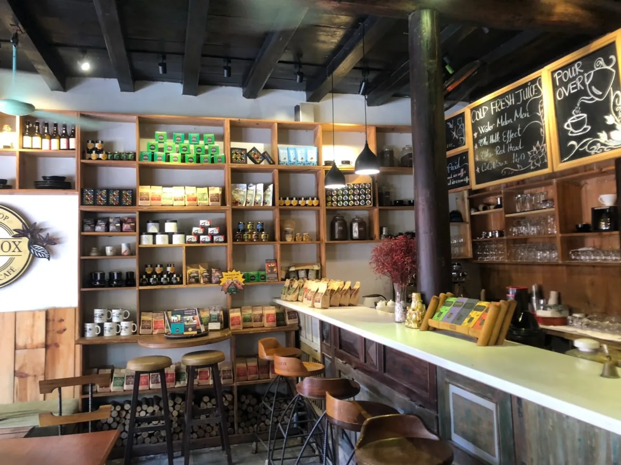 ]Cocobox Hội An - Tiệm Cà Phê Và Nước Ép Hữu Cơ View Phố Cổ Lê Lợi
