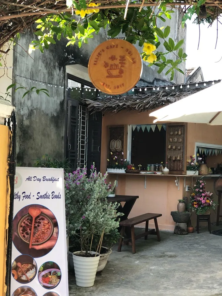 Ellie’s Cafe Hoi An - ร้านคาเฟ่สุขภาพและบรันช์ที่ Cẩm Phổ