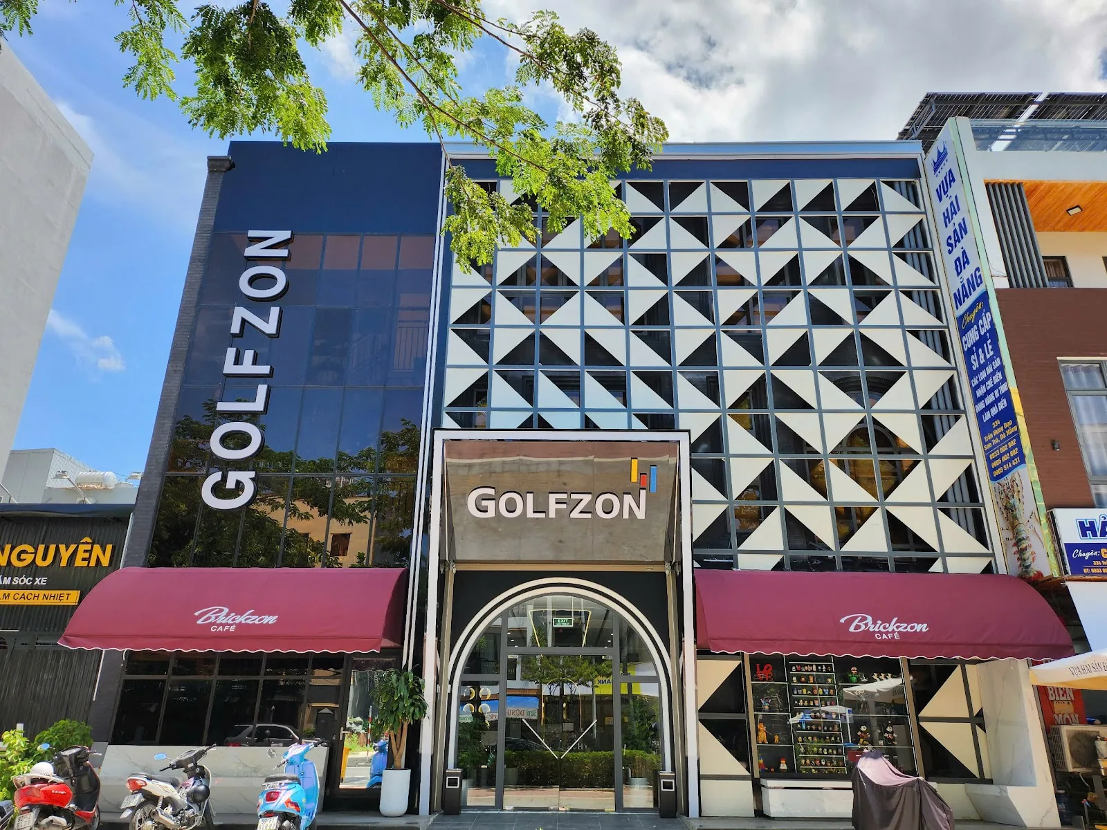 GOLFZON MONARCHY DANANG – The Most Modern Indoor Golf System in Son Tra