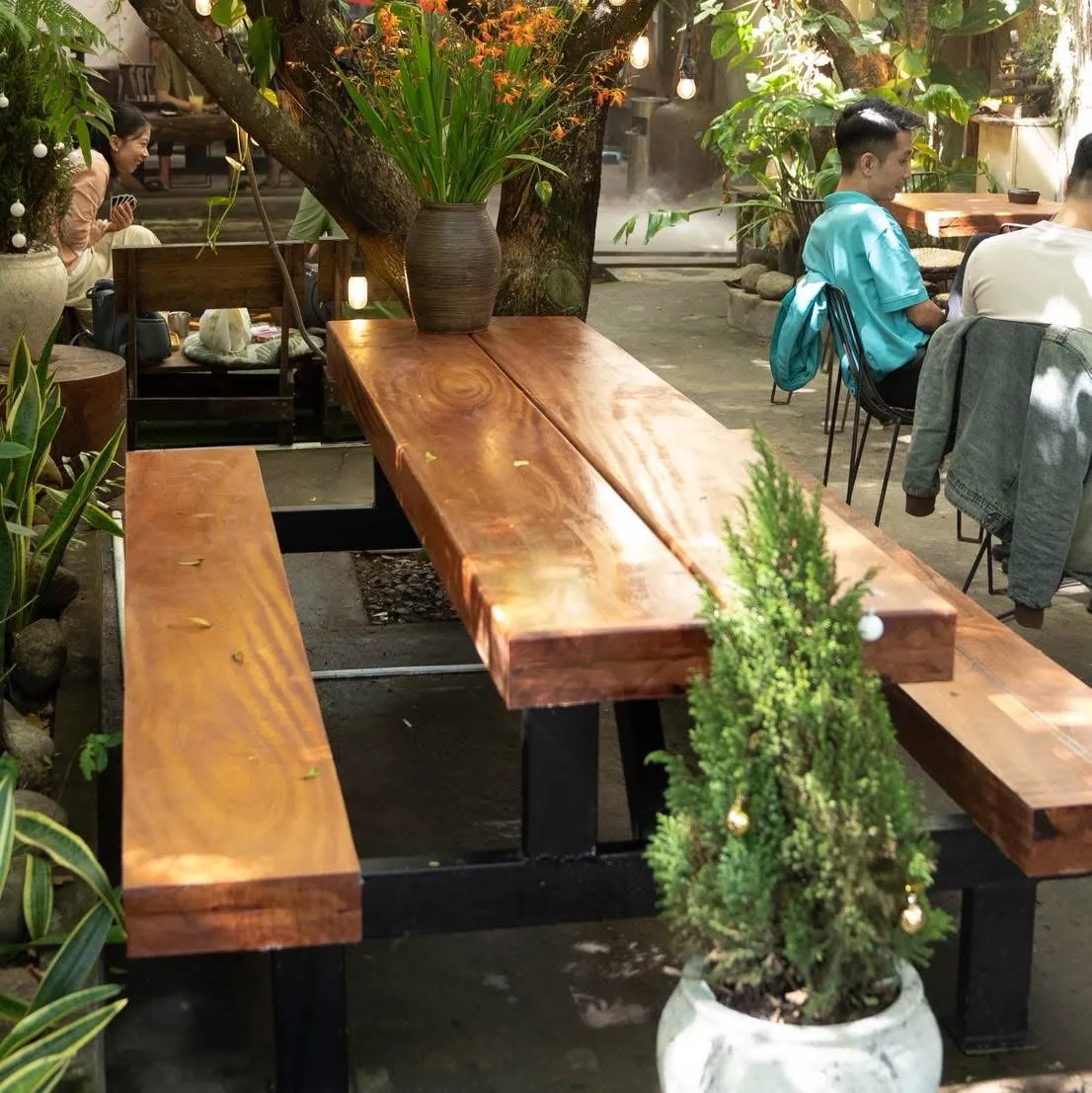 Wind Garden Coffee - Quán Cafe Sân Vườn Hồ Cá Koi Đẹp Tại Sơn Trà