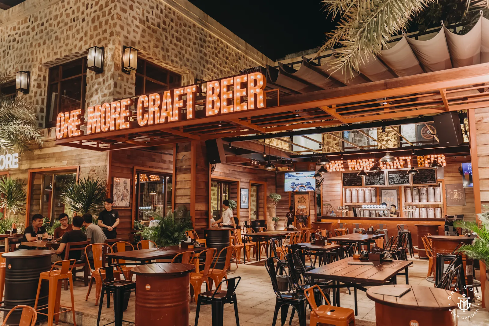 One More Craft Beer：达纳特的手工啤酒馆和Brewpub，拥有户外空间