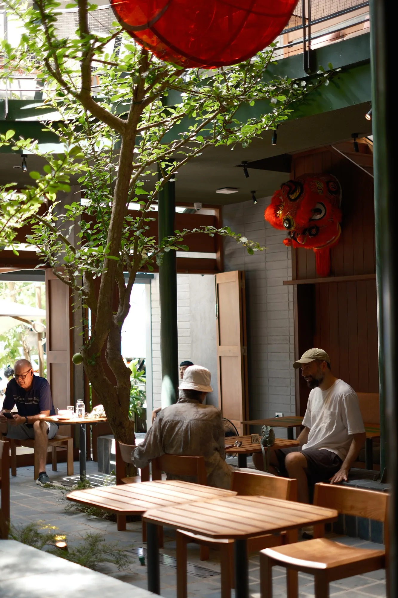 Solis Coffee Brunch & Beer: Quán Cà Phê Làm Việc Và Brunch Đa Dạng Khu An Thượng
