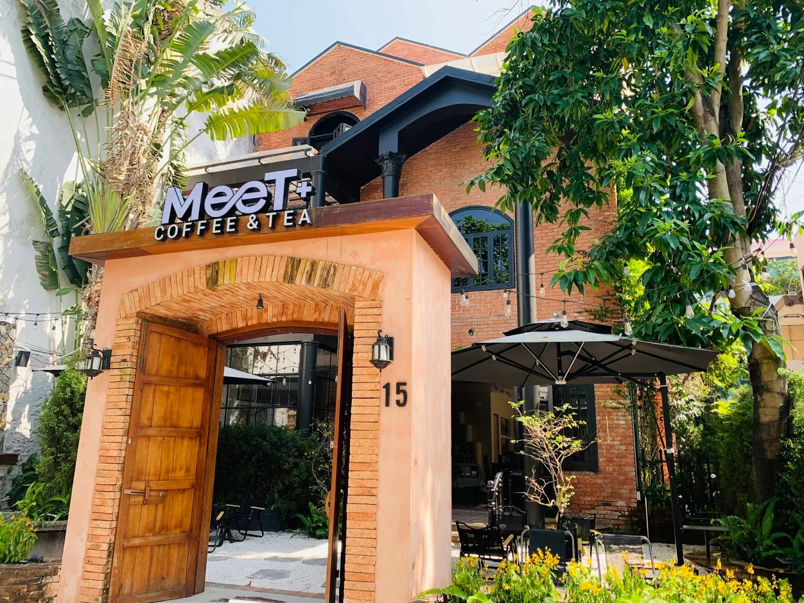 MEET+ Coffee & Tea: เพลิดเพลินกับพื้นที่ชาและกาแฟสมัยใหม่ใจกลางดานัง
