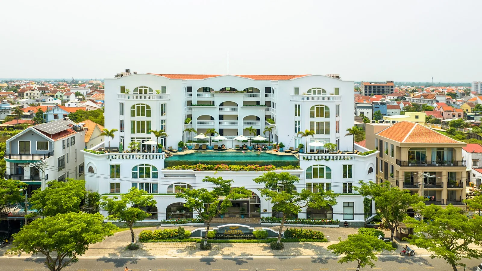 Lasenta Boutique Hotel: เพลิดเพลินกับวันหยุดพักผ่อนอย่างผ่อนคลาย พร้อมวิวทุ่งนาข้าวเขียวขจี