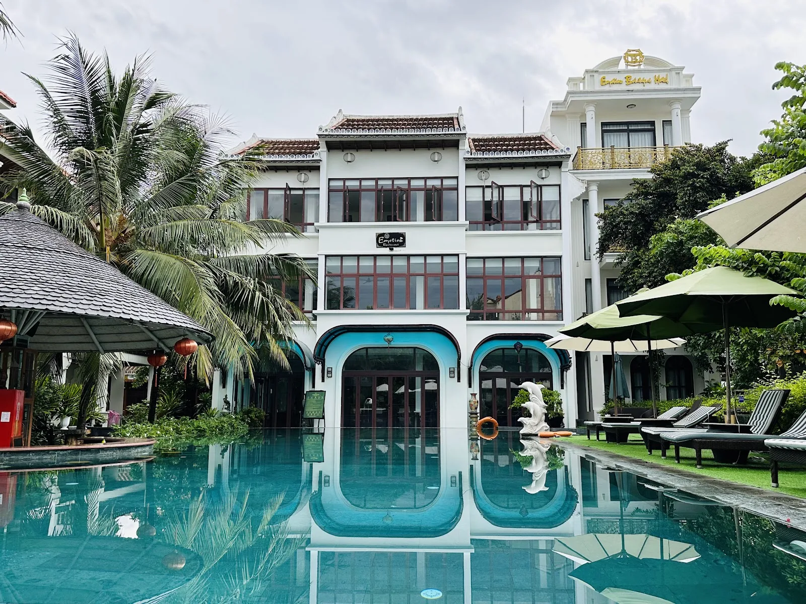 Hoi An Emotion Villa: 豪华酒店和别墅，靠近会安古镇，有游泳池