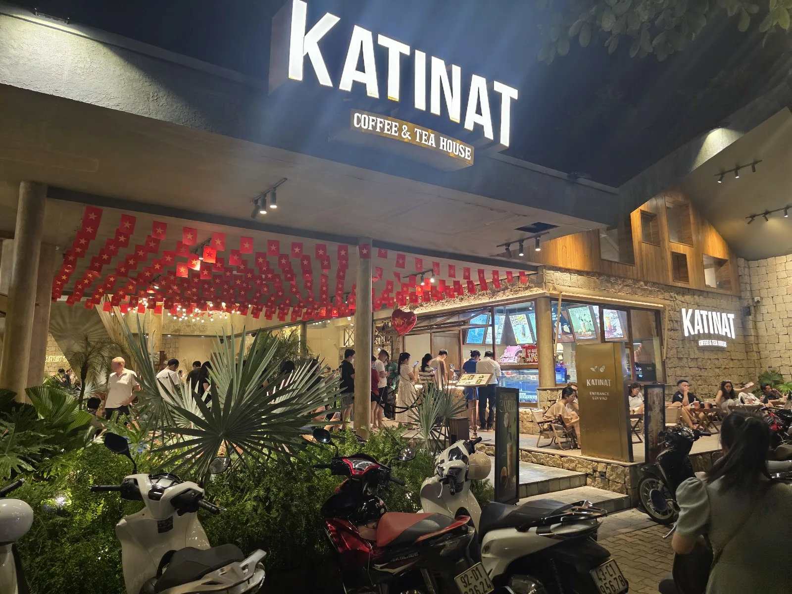 KATINAT Bạch Đằng: Quán Cà Phê View Sông Hàn Đẹp Tại Trung Tâm Đà Nẵng