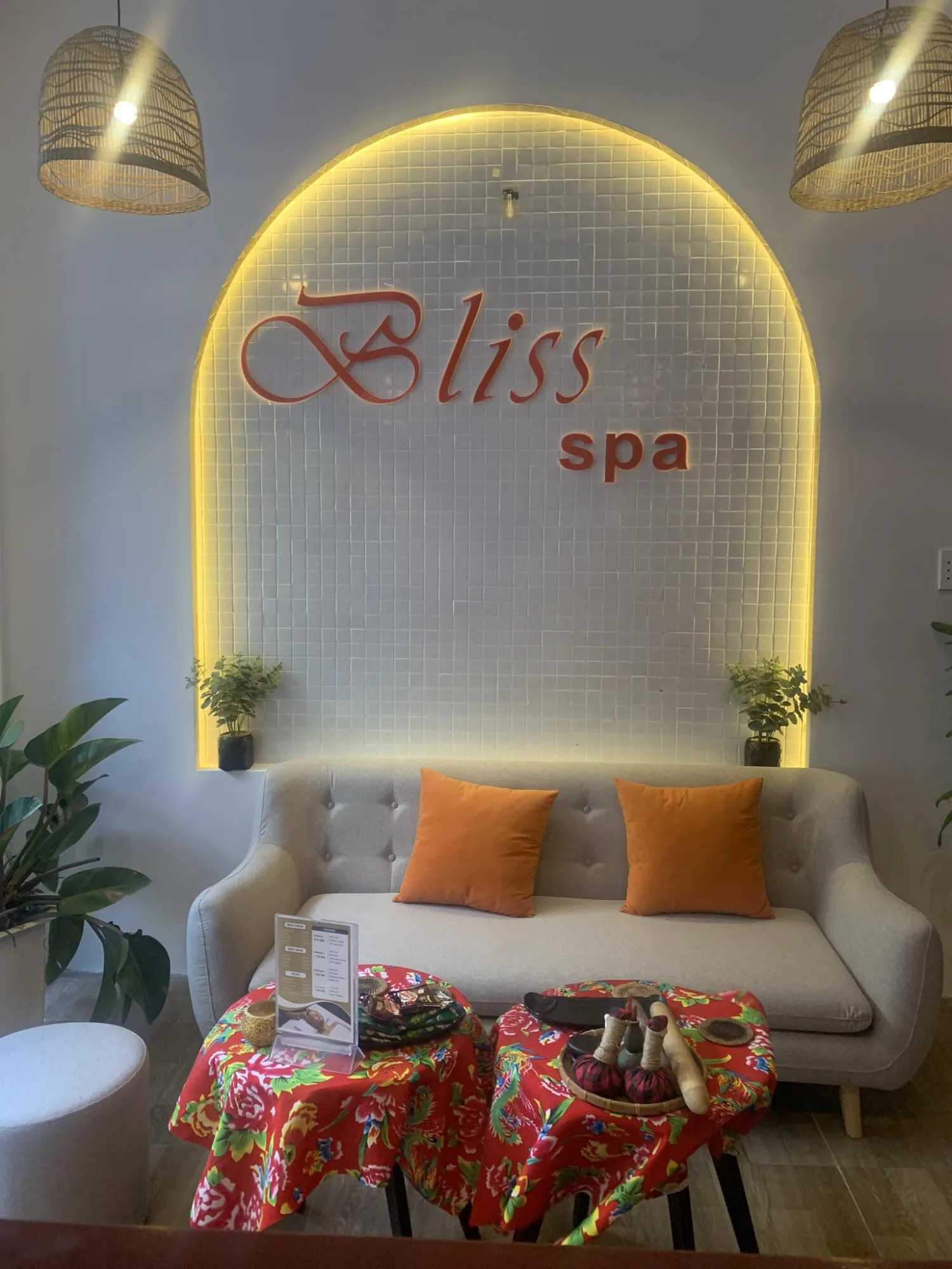 Bliss Spa ダナン: ハイチャウ地区のエッセンシャルオイルマッサージとリラクゼーションスチームバスサービス