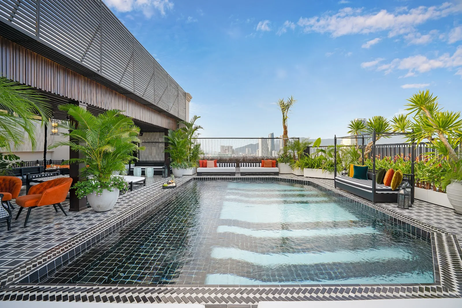 Sanouva Danang Hotel: Khách Sạn Cao Cấp Có Tầm Nhìn Hướng Sông Tuyệt Đẹp