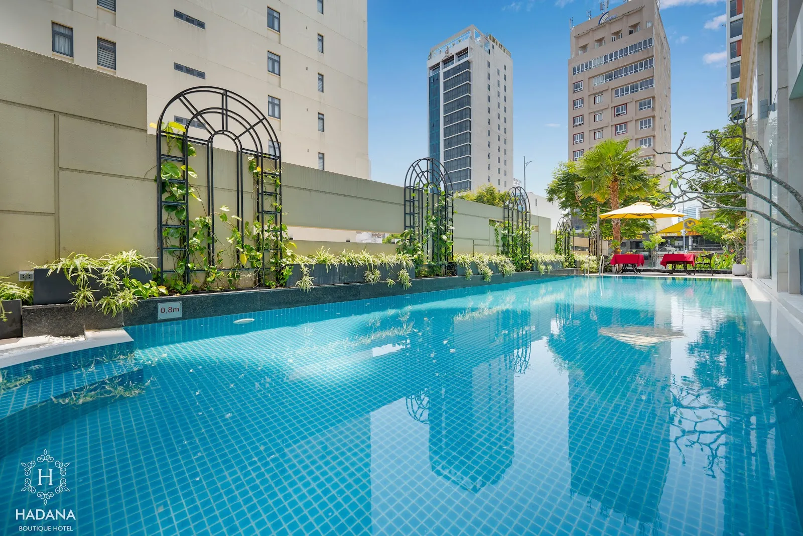 Hadana Boutique Hotel: Experience the Swimming Pool and Rooftop Bar