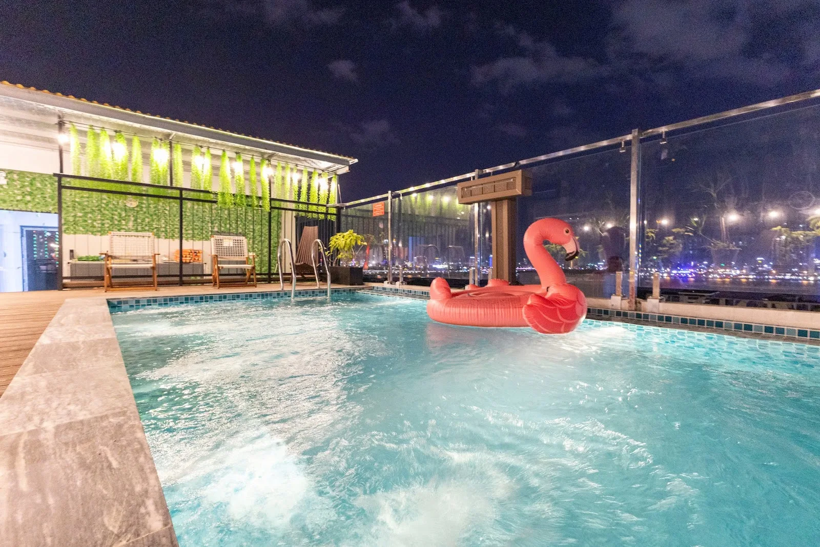 Euro Star Riverside Hotel – 位于市中心的酒店，配备放松泳池和专业住宿服务