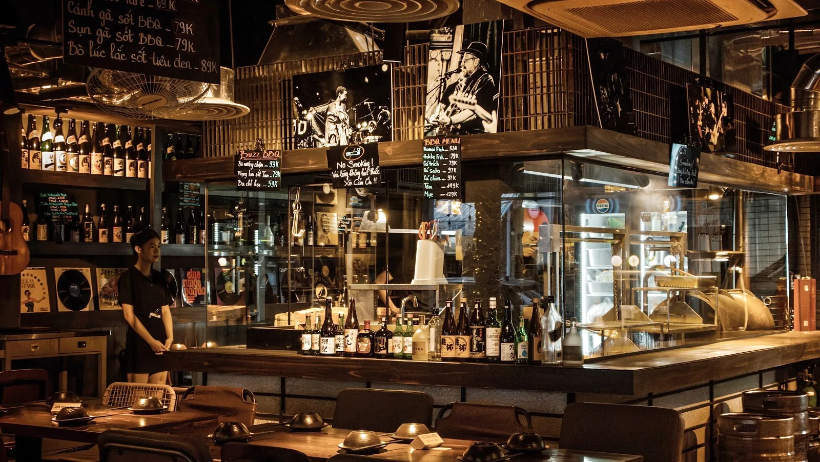 BUZZ BBQ & BEER – 독특한 일본 스타일 신선한 맥주와 구이 식당