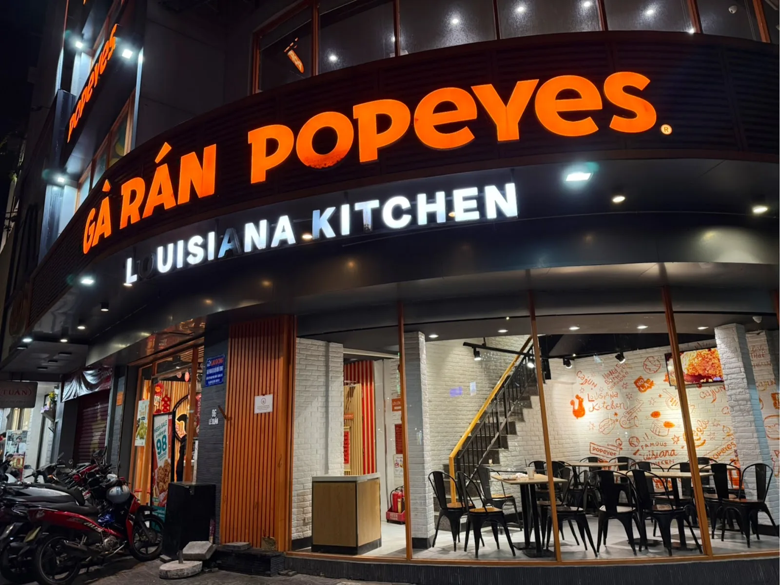 Popeyes 프라이드 치킨 Lê Duẩn – 다낭의 독특한 케이준 치킨 맛의 패스트 푸드 레스토랑