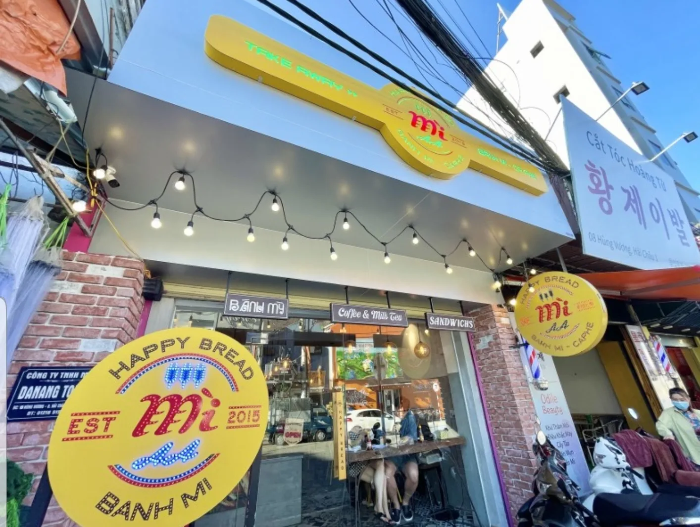 Happy Bread แซนด์วิช Mì AA – ร้านแซนด์วิชสมัยใหม่ที่มีแอร์ ใกล้ตลาดฮัน ในดานัง