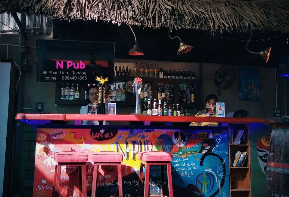 N Pub 五行山 – 独特的画布绘画咖啡酒廊模式