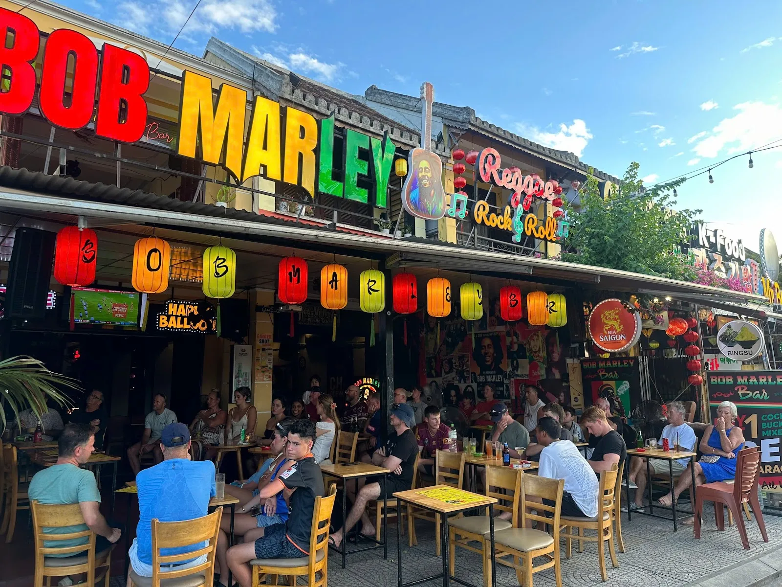会安Bob Marley酒吧 – 充满活力的现场音乐酒吧和多样化的夜间饮品