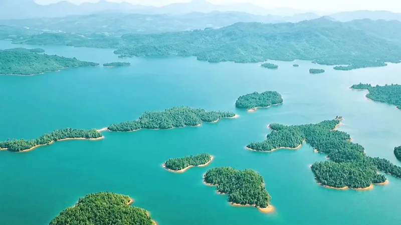 「ミニチュア・ハロン湾」の絶景チェックイン