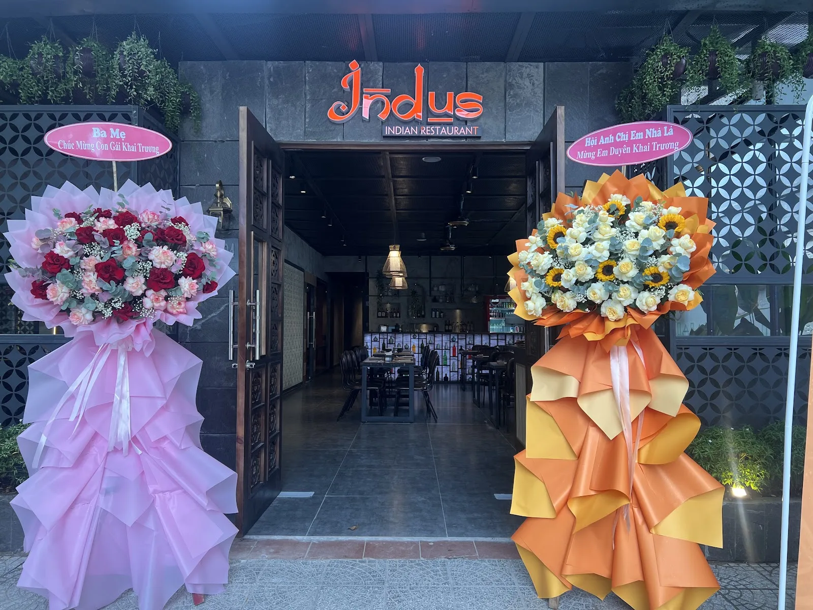 Indus Indian Restaurant - Khám Phá Nhà Hàng Ấn Độ 4.9 Sao Gần Biển Mỹ Khê
