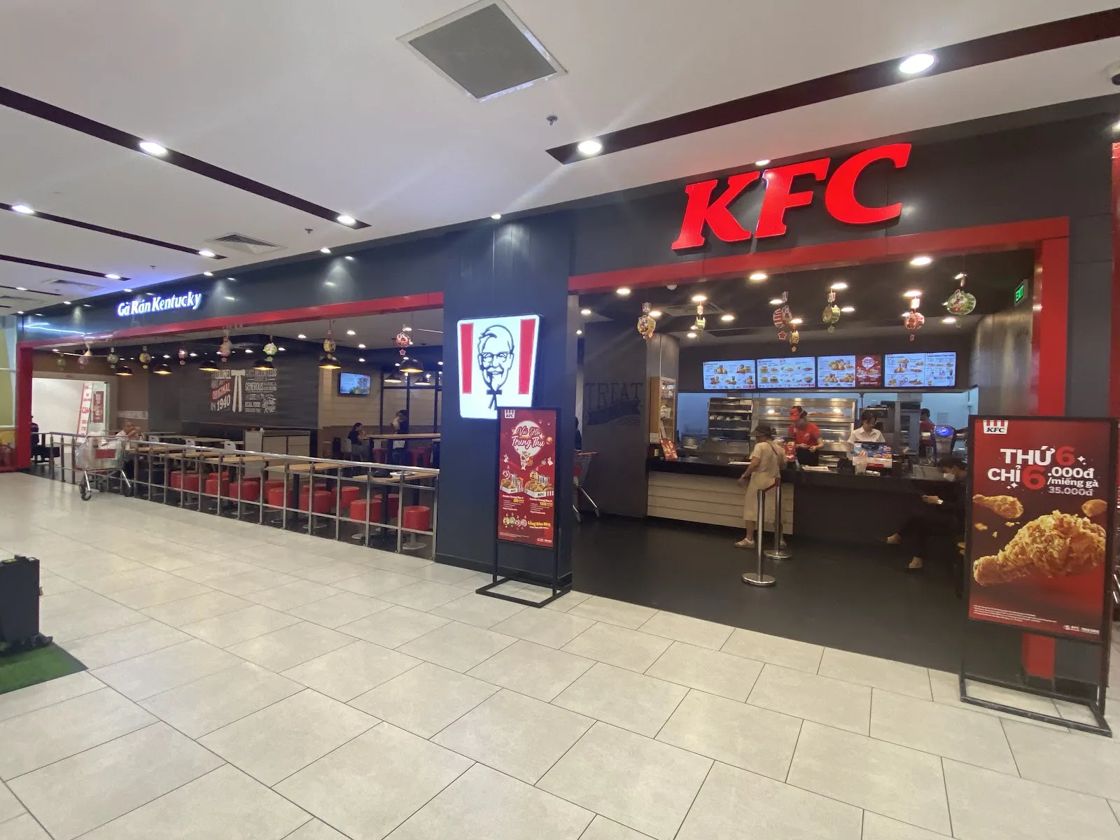 KFC Big C: 빈 trung 플라자 프라이드 치킨 및 패스트푸드 매장