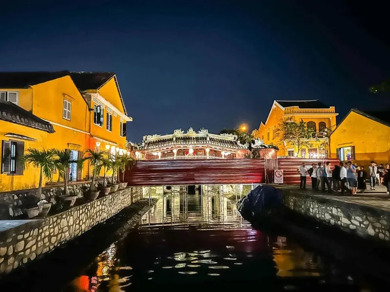 Chụp ảnh không khí đêm phố cổ