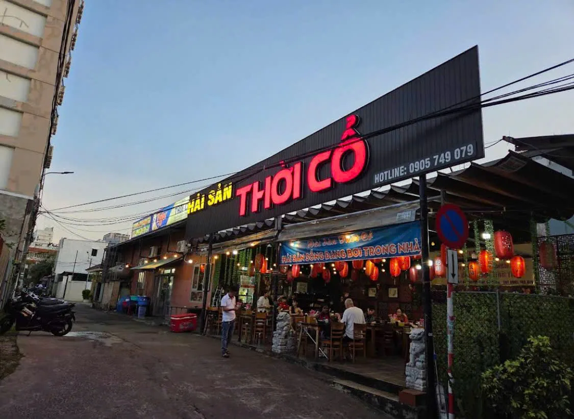 ร้านอาหารทะเลทอยโก ดานัง: ร้านอาหารทะเลสดใหม่ชื่อดังริมชายหาด